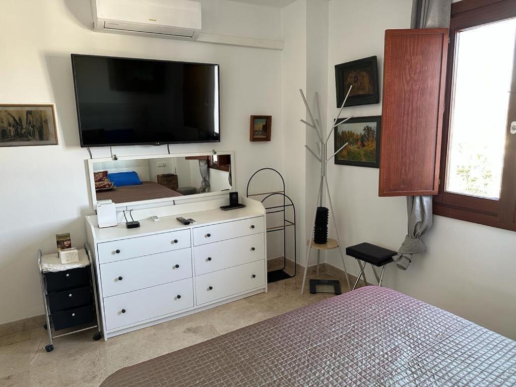 ミハス Modern Duplex With Large Panoramic View Terraceヴィラ エクステリア 写真